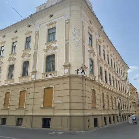Piata Unirii- One 2 Appartement *
